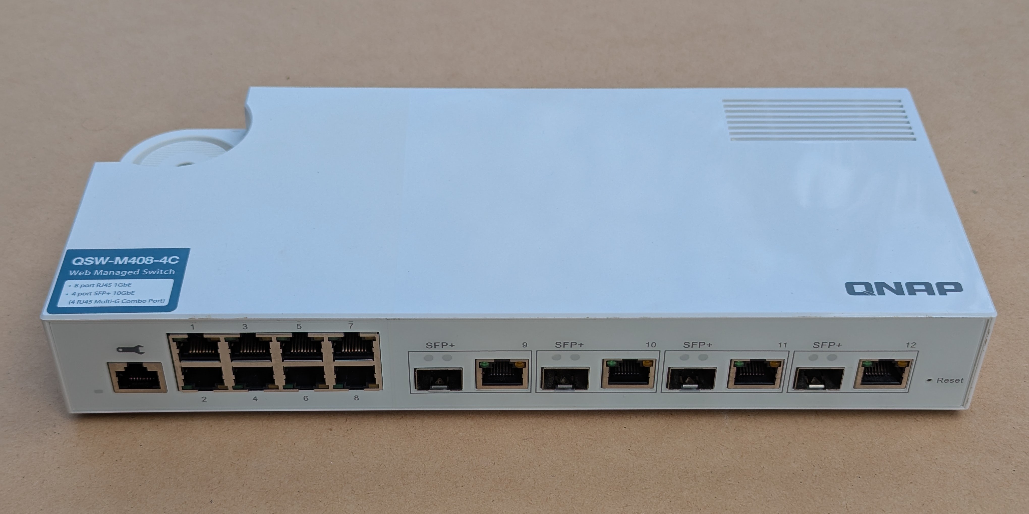 QNAP QSW-M408-4C Switch