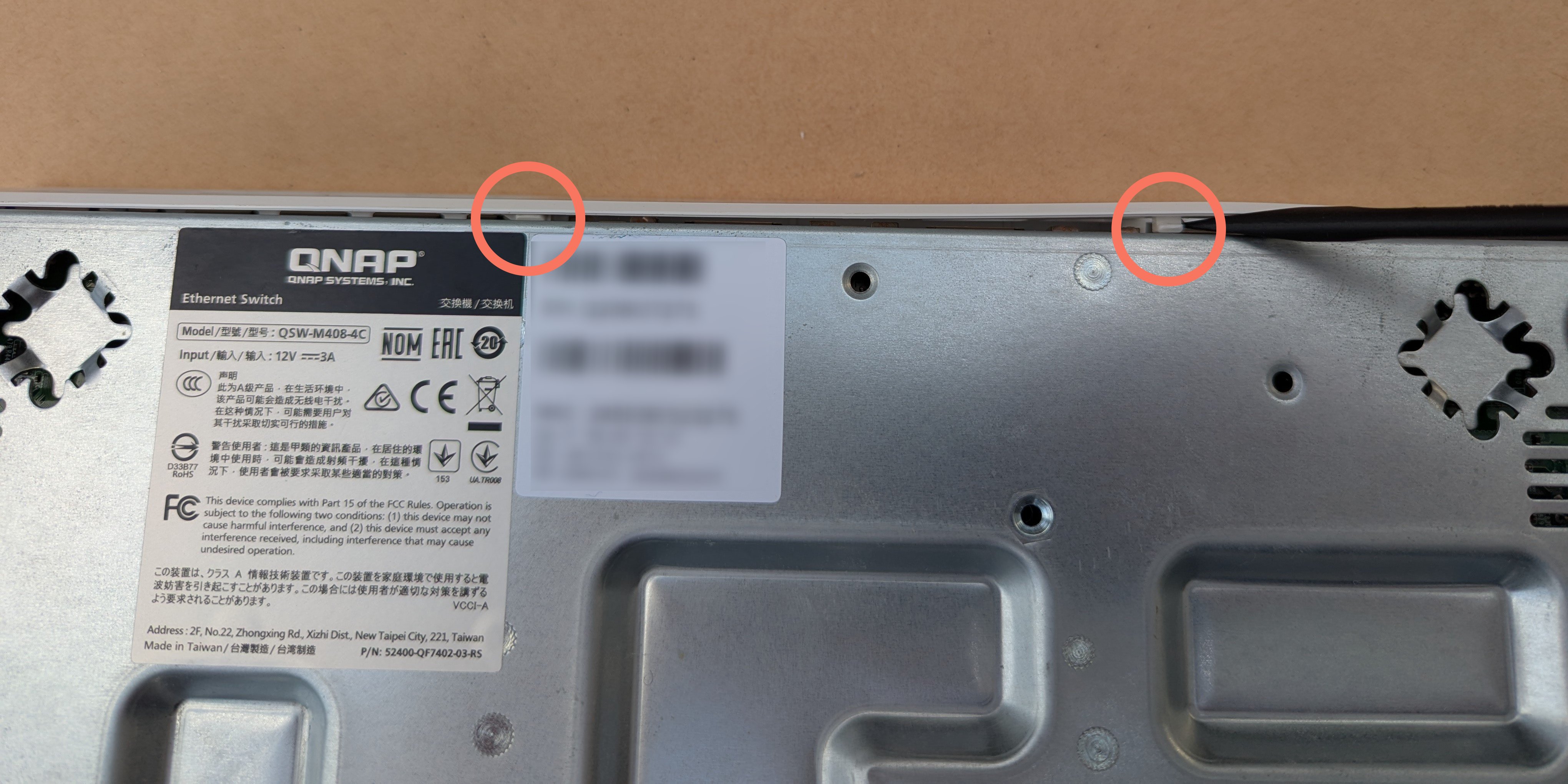 Releasing clips on the front